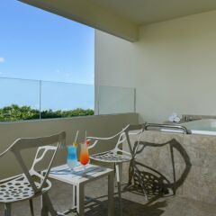 Privilege Aluxes Isla Mujeres Hotel балкон