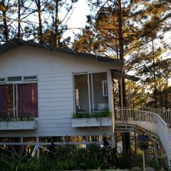 Отель Pine Hill Homes Dalat Далат приотельная территория
