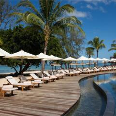 Отель Outrigger Mauritius Beach Resort бассейн