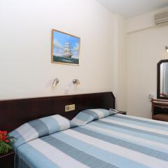 Jacaranda Hotel Apartments комната для гостей