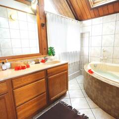 Отель Villa Maharepa Beach by Enjoy Villas Villa 3 ванная