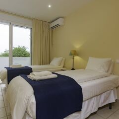 Отель Fantastic Townhouse Испания, Фуэнхирола - отзывы, цены и фото номеров - забронировать отель Fantastic Townhouse онлайн комната для гостей