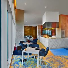 V Hotel Dubai, Curio Collection by Hilton питание фото 2
