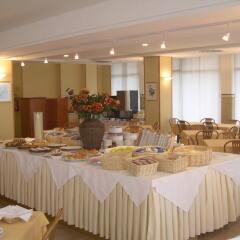 Hotel Audi питание