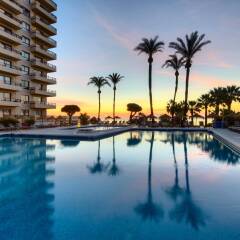 Отель Sol House Costa del Sol бассейн
