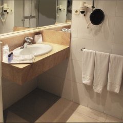 Отель Estival Park Испания, Вила-Сека - 4 отзыва об отеле, цены и фото номеров - забронировать отель Estival Park онлайн ванная фото 3