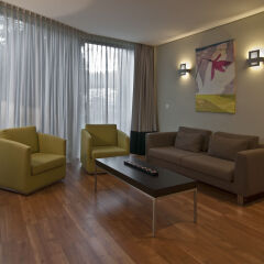 Отель B-aparthotel Montgomery комната для гостей