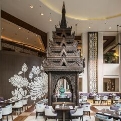 Chatrium Hotel Royal Lake Yangon интерьер отеля