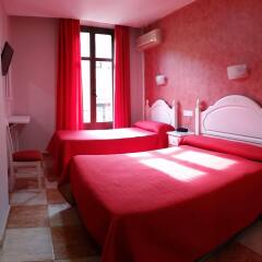 Отель Hostal Sonia комната для гостей