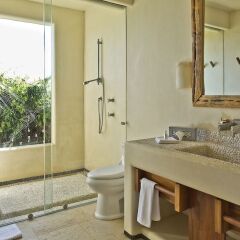 Отель Las Palmas Beachfront Villas Мексика, Коакоюл - отзывы, цены и фото номеров - забронировать отель Las Palmas Beachfront Villas онлайн ванная фото 2