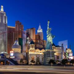 Отель New York New York США, Лас-Вегас - отзывы, цены и фото номеров - забронировать отель New York New York онлайн вид на фасад