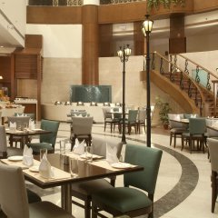 Отель Savoy Suites, Greater Noida Индия, Большая Нойда - отзывы, цены и фото номеров - забронировать отель Savoy Suites, Greater Noida онлайн питание