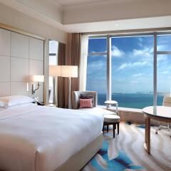 Отель DoubleTree by Hilton Hotel Xiamen - Wuyuan Bay Китай, Сямынь - отзывы, цены и фото номеров - забронировать отель DoubleTree by Hilton Hotel Xiamen - Wuyuan Bay онлайн комната для гостей