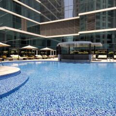 Отель Taj Dubai бассейн