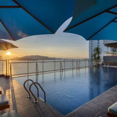 Отель Maple Hotel & Apartment Вьетнам, Нячанг - 1 отзыв об отеле, цены и фото номеров - забронировать отель Maple Hotel & Apartment онлайн бассейн фото 2