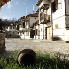 Отель Family Hotel Dinchova kushta Болгария, Сандански - отзывы, цены и фото номеров - забронировать отель Family Hotel Dinchova kushta онлайн парковка