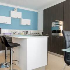 Апартаменты Luxury 3BR Apartment by the Sea, Prime Location Буджибба в номере