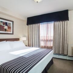 Отель Sandman Hotel Calgary Airport Канада, Калгари - отзывы, цены и фото номеров - забронировать отель Sandman Hotel Calgary Airport онлайн комната для гостей фото 2