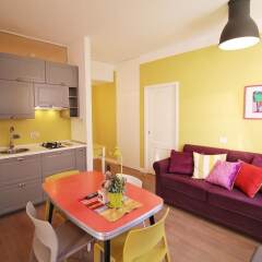 Апартаменты Colorful and Lively Vatican Apartment комната для гостей фото 5