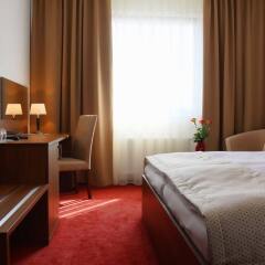 Hotel Saffron сейф в номере