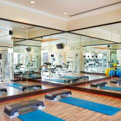 Отель Sheraton Imperial Kuala Lumpur Hotel Малайзия, Куала-Лумпур - 1 отзыв об отеле, цены и фото номеров - забронировать отель Sheraton Imperial Kuala Lumpur Hotel онлайн фитнесс-зал фото 4