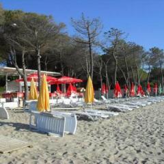 Отель Marea Resort Албания, Голем - отзывы, цены и фото номеров - забронировать отель Marea Resort онлайн пляж фото 2