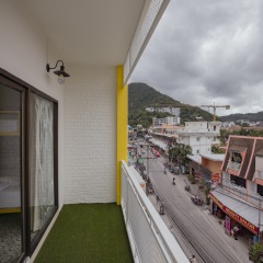 Sino Hostel Kata балкон