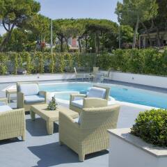 Отель Mercure Rimini Lungomare бассейн фото 3