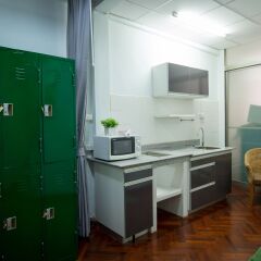 Victory Park Hostel Бангкок сейф в номере