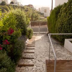 Ericeira Chill Hill Hostel & Private Rooms - Peach Garden бассейн фото 2