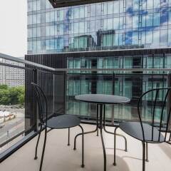 Отель ShortStayPoland Mennica Residence (B50) балкон