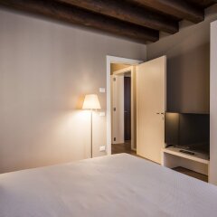 Отель Myplace - Piazze di Padova Duplex Apartment Via dei Da Carrara Италия, Падуя - отзывы, цены и фото номеров - забронировать отель Myplace - Piazze di Padova Duplex Apartment Via dei Da Carrara онлайн комната для гостей фото 3