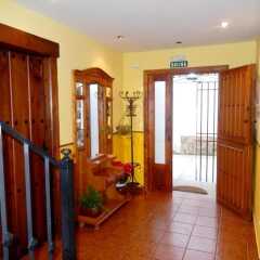 Отель House With 8 Bedrooms in Cenicientos, With Wonderful Mountain View and Furnished Terrace Эль-Баррако интерьер отеля