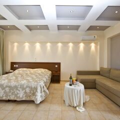 Kelyfos Hotel Bungalows And Suites Ситония комната для гостей