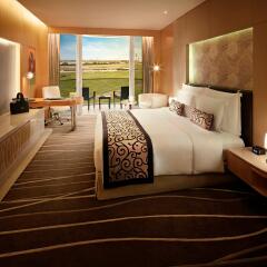 The Meydan Hotel сейф в номере