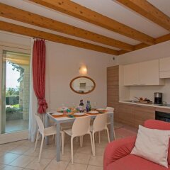 Отель Montecolo Resort Манерба-дель-Гарда в номере фото 2
