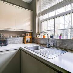 Отель Next to Euston! Perfect 2 bed in Central London Лондон в номере