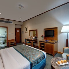 Отель Golden Tulip Al Barsha удобства в номере