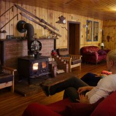 Отель Algonquin Eco-Lodge гостиничный бар
