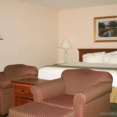 Отель Holiday Inn Express Ex I-71 / OH State Fair / Expo Center комната для гостей фото 2