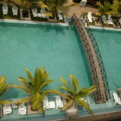 Ocean Queen Hotel бассейн