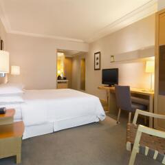 Отель Four Points by Sheraton Shenzhen комната для гостей