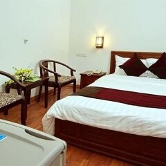 Hanoi White Palace Hotel Ханой сейф в номере