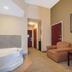 Отель Comfort Inn & Suites Maingate South спа
