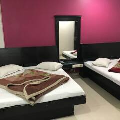 Hotel Dwarkadhish Intercontinental комната для гостей фото 3