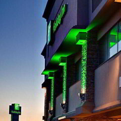 Отель Holiday Inn Calgary-Airport Канада, Калгари - отзывы, цены и фото номеров - забронировать отель Holiday Inn Calgary-Airport онлайн спортивное сооружение