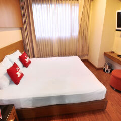 Отель ZEN Rooms Surawong комната для гостей фото 3