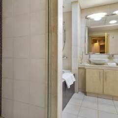 Отель Bespoke Residences - Shoreline Al Haseer ванная