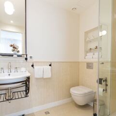 Отель Envoy Hotel Belgrade Сербия, Белград - отзывы, цены и фото номеров - забронировать отель Envoy Hotel Belgrade онлайн ванная фото 2