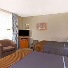 Отель Travelodge Hotel at LAX США, Лос-Анджелес - отзывы, цены и фото номеров - забронировать отель Travelodge Hotel at LAX онлайн удобства в номере фото 2